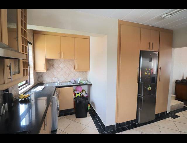 2 BEDROOM TOWNHOUSE FOR SALE IN MAGALIESSIG